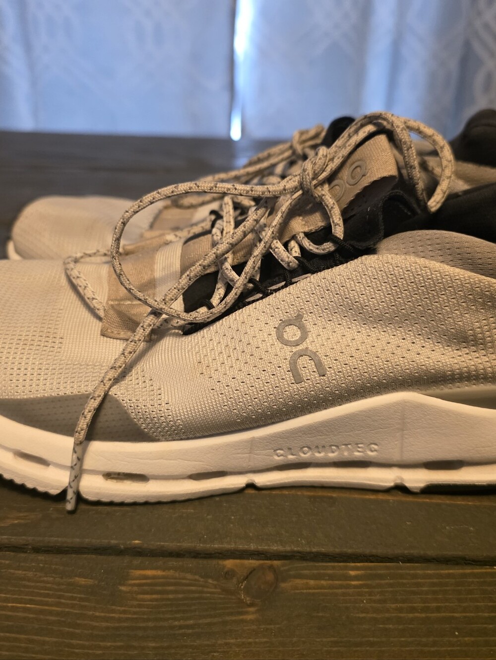 On Running Women's Light Gray Cloudtec Running Sneakers